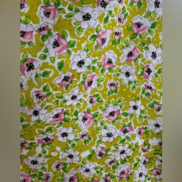 💐 NWOT! Cupcakes & Cashmere Shimmer Floral Blouse - Picture 4 of 8